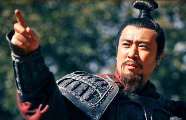 Lưu Bị có 4 người con, trong đó con trai cả là con nuôi.