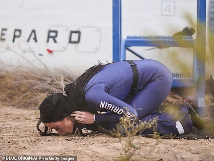 Katy Perry đã lên vũ trụ đầu năm 2025.