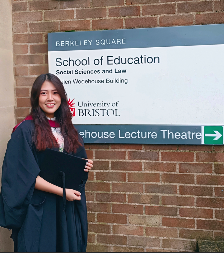 Lê Thu Trang bắt đầu hành trình làm giáo dục số sau khi tốt nghiệp Thạc sĩ Giáo dục tại Đại học Bristol, Anh.