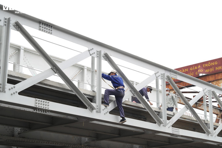 Diện mạo mới của cầu Long Biên sau 2 tháng trùng tu - 12