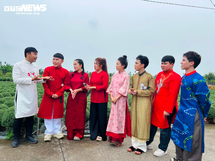 Các Nhà sáng tạo nội dung sẽ tham gia đồng hành cùng dự án "Chở Xuân về nhà" giúp bà con nhà vườn tiêu thụ hoa kiểng Tết.