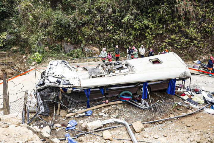 Xe khách 29 chỗ chở đoàn thiện nguyện bị lật thuộc Công ty TNHH Thương mại và Du lịch Đức Linh Anh.