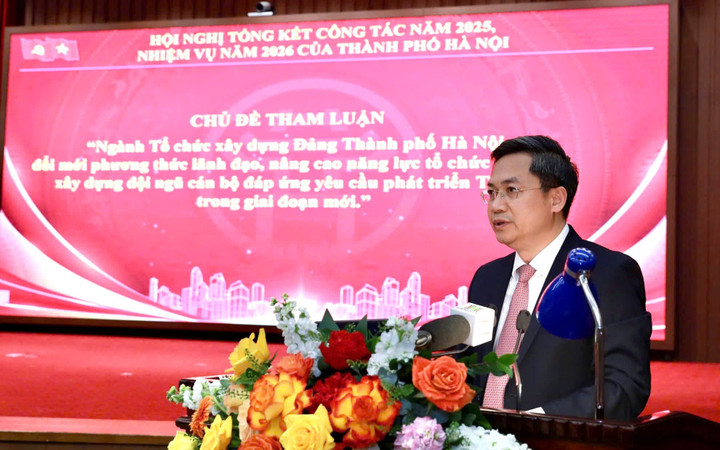 Trưởng ban Tổ chức Thành ủy Hà Minh Hải phát biểu tham luận.