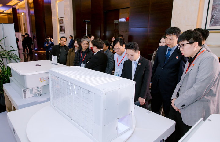 Các giải pháp năng lượng của Huawei trưng bày tại sự kiện.