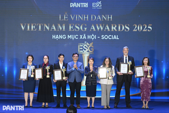SeABank ghi dấu ấn tại Vietnam ESG Awards và Tin dùng Việt Nam - 2