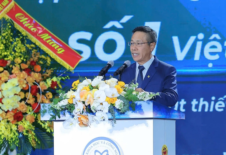 Ông Tô Dũng Thái - Chủ tịch HĐTV Tập đoàn VNPT - phát biểu tại Diễn đàn Quốc gia Phát triển Doanh nghiệp Công nghệ số Việt Nam 2025. (Ảnh: Bộ KH&CN)