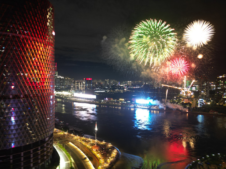 TP.HCM cấm, điều chỉnh giao thông tại nhiều khu vực trung tâm và các địa bàn lân cận nhằm phục vụ Chương trình bắn pháo hoa nghệ thuật chào mừng năm mới 2026.