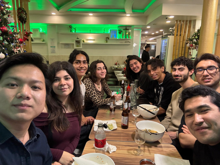 Ấn tượng trước ẩm thực Việt Nam giữa lòng Paris, một người bạn quốc tế của Phước Quyền đã nhận xét: “Phở là món súp ngon nhất mà tôi từng được thưởng thức".