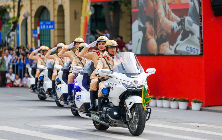 Hà Nội tạm cấm nhiều tuyến đường phục vụ lễ xuất quân và diễn tập công tác bảo vệ Đại hội đại biểu toàn quốc lần thứ XIV của Đảng.