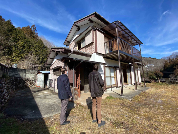 Nhà bỏ trống bao lâu thì nên cho thuê để khỏi xuống cấp? (Ảnh: Pngtree)