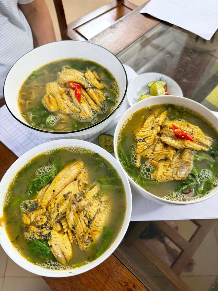 Không có bánh kem thành tựu, gen Z Hà Nội khoe ‘mâm cơm thành tựu 2025’ - 20