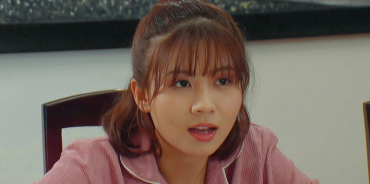 Trước đó, Quỳnh Trang từng góp mặt trong một số bộ phim của VTV như "Chồng cũ, vợ cũ, người yêu cũ", "Cha tôi người ở lại", "Hương vị tình thân", "Mặt nạ gương"...