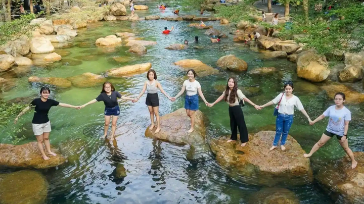 Khu du lịch Thủy Châu - điểm picnic “quốc dân” của giới trẻ.