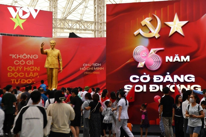 Phát huy trí tuệ và bản lĩnh Việt Nam vững bước tiến mạnh trong kỷ nguyên phát triển mới - 2