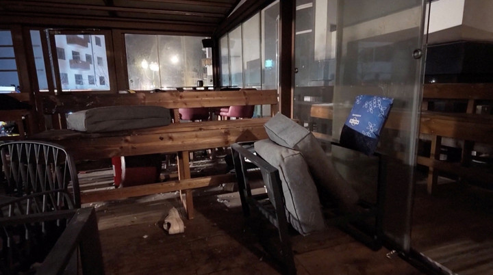 Hiện trường bên trong sau vụ cháy. (Ảnh: Reuters)