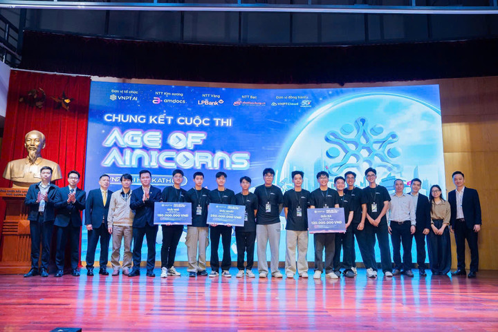 Ba đội thi xuất sắc nhất Track 2 của VNPT AI Hackathon 2025. (Nguồn: VNPT)