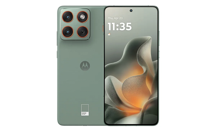 Motorola X70 Air Pro với thiết kế siêu mỏng và cụm ba camera sau nổi bật, hứa hẹn vượt trội iPhone Air về khả năng chụp ảnh. (Nguồn: Motorola)