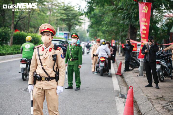 Lực lượng CSGT làm nhiệm vụ.