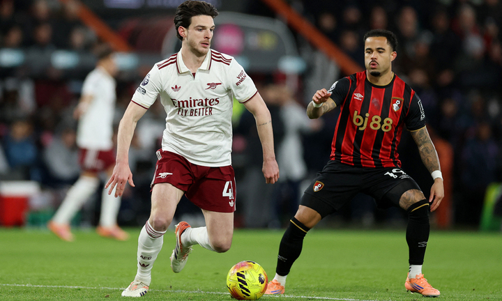 Rice ghi 2 bàn giúp Arsenal thắng Bournemouth 3-2. (Ảnh: Reuters)