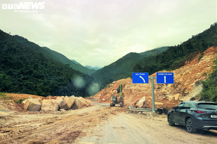 Những “vệt núi chảy” trên đèo Khánh Lê không chỉ là dấu tích của quá khứ, mà là chỉ báo rủi ro cho tương lai.