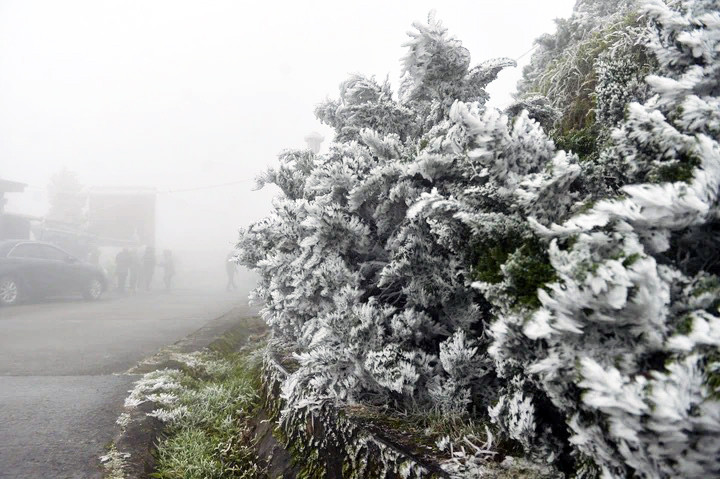Miền Bắc sắp đón không khí lạnh tăng cường, đề phòng băng giá ở khu vực núi cao. (Ảnh minh hoạ)