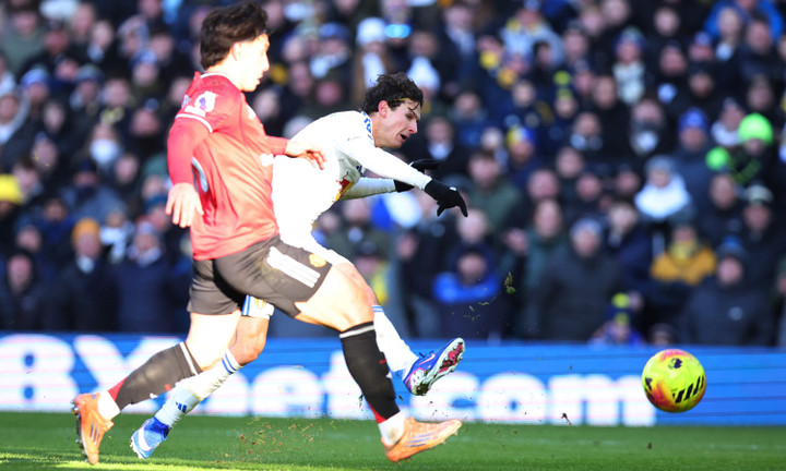 Aaronson ghi bàn mở tỷ số. (Ảnh: Reuters)