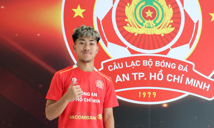 Tiền vệ Ngô Đăng Khoa