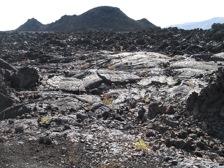 Bề mặt một khu vực trong khu bảo tồn Những miệng núi lửa trên Mặt trăng ở Idaho, Mỹ. (Ảnh: WT)