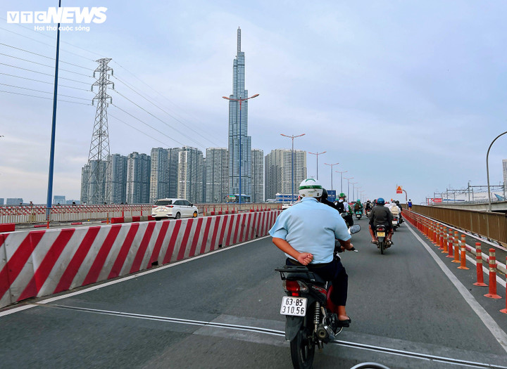 Sáng sớm những ngày đầu năm 2026, thời tiết TP.HCM se lạnh.