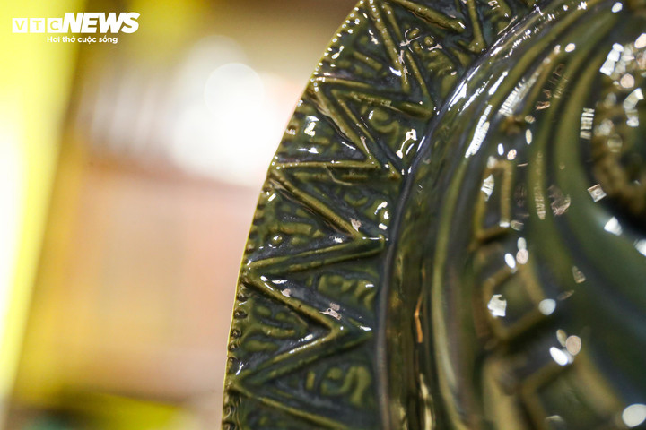 Tượng ngựa giá bạc triệu hút khách dịp Tết Bính Ngọ 2026 - 4