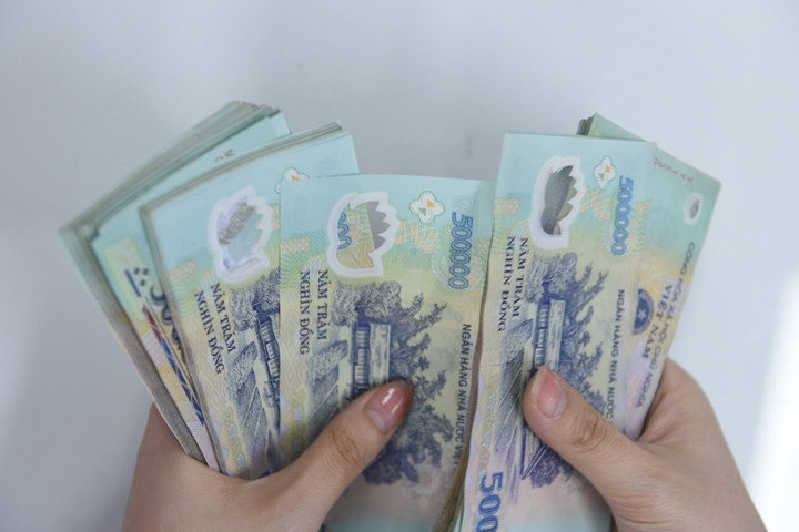 Theo báo cáo của Sở Nội vụ Hà Nội, mức thưởng Tết Nguyên đán năm 2026 của công nhân, lao động cao nhất hơn 600 triệu đồng.