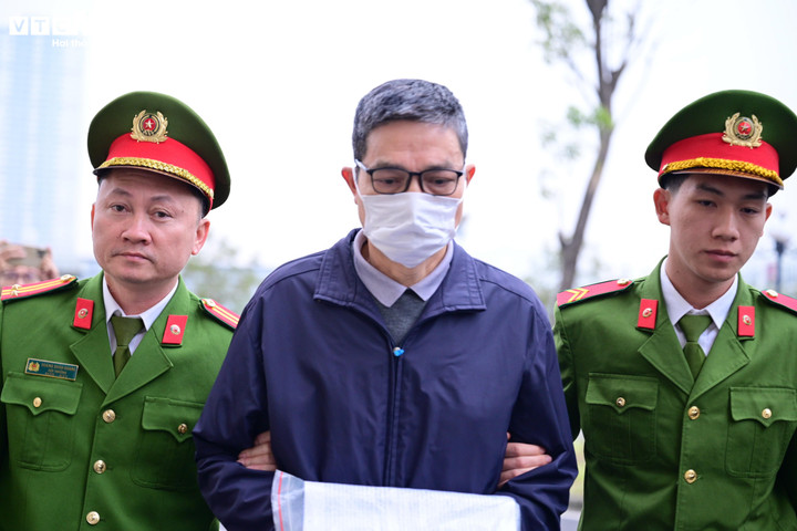 Ông Nguyễn Thanh Phong bị cáo buộc nhận hối lộ 43,9 tỷ đồng.