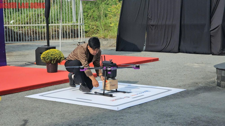 Thử nghiệm thiết bị bay không người lái giao hàng ở TP.HCM - 2