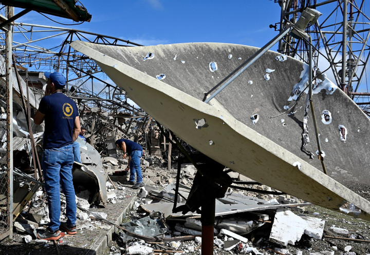 Một số nhân chứng cho biết họ thức dậy vào sáng 3/1 vì tiếng nổ trong khu dân cư ở bang La Guaira, cách Caracas khoảng 31 km về phía bắc. (Ảnh: Reuters)