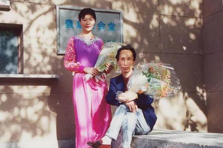 Yến Phi Hà và vợ, Hoa Vũ Ảnh (tên tiếng Nhật là Kai Mutsuko)