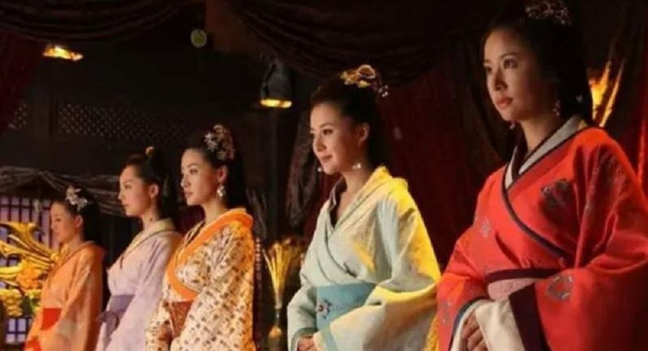 Việc tuyển chọn phi tần cho hoàng đế Trung Quốc rất khắt khe.