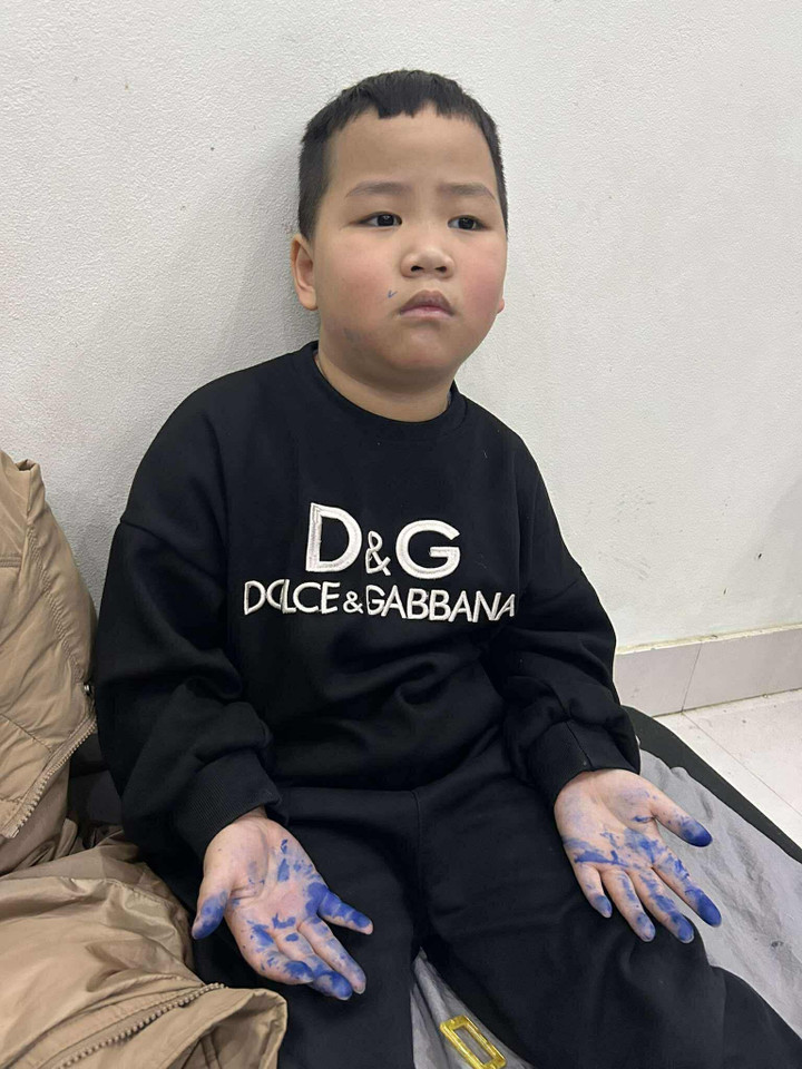 Lo con đi thi hay nhầm, mẹ viết 'phao' lên tay con khiến dân mạng thích thú - 3