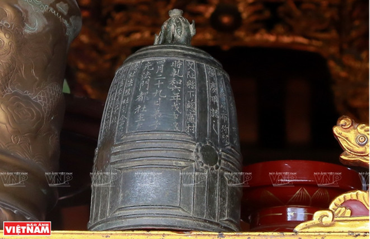 Chuông Nhật Tảo còn nguyên vẹn dù có tuổi đời hàng ngàn năm. (Ảnh: Báo ảnh Việt Nam)