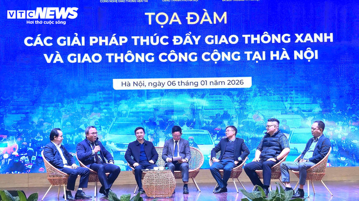 Lãnh đạo và chuyên gia các ban ngành trao đổi trong phiên tọa đàm tại hội nghị.