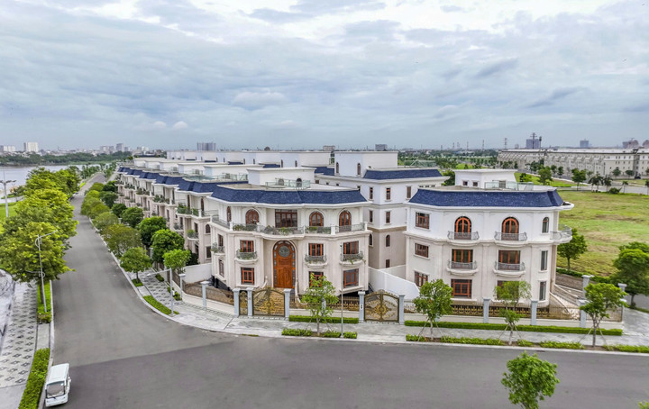 Giá nhà liền thổ ở TP.HCM giảm 53% nhưng vẫn ở mức hơn 210 triệu đồng/m². (Ảnh: Đại Việt)