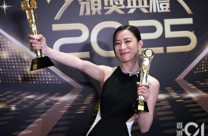 Xa Thi Mạn lần thứ 4 lên ngôi Thị hậu.