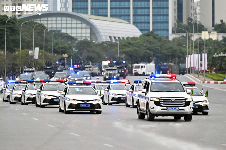 Lực lượng công an và khí tài hiện đại diễn tập bảo vệ Đại hội XIV của Đảng - 17