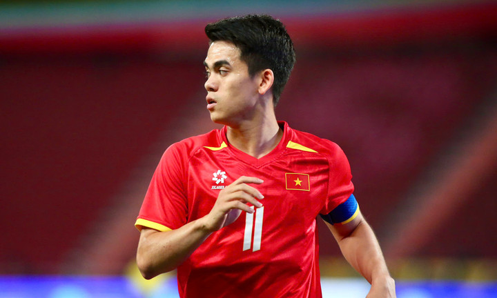 Khuất Văn Khang có thể ngồi dự bị.