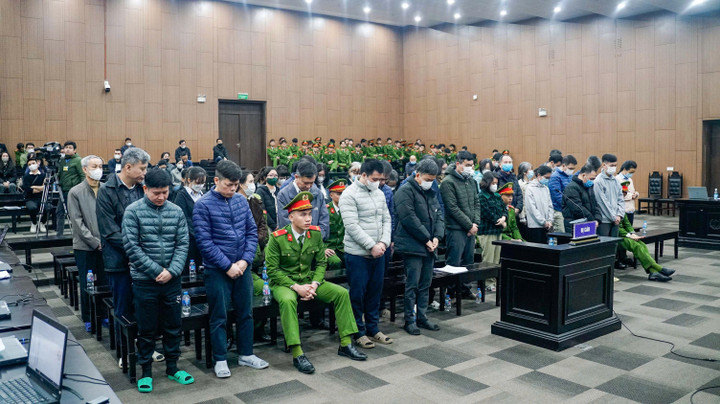 Các bị cáo tại toà.