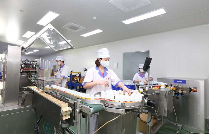 Sản phẩm được sản xuất tại nhà máy đạt chuẩn GMP - WHO Thuốc Y học cổ truyền.