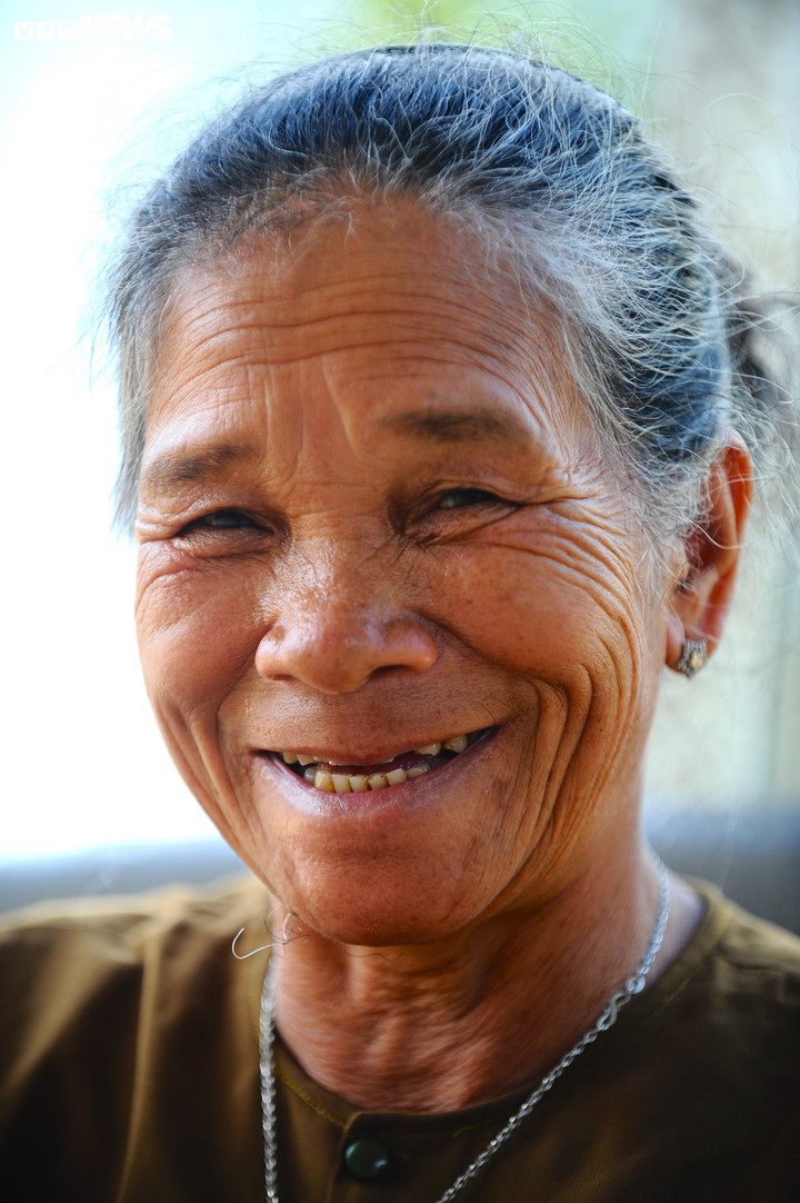 Bà Ma Ly cho biết hiện tại bà rất vui vì sản phẩm của mình đã được biết đến rộng rãi và nhiều người đưa học sinh đến tham quan, học nghề. Bà nói rằng, ngày xưa chính bà ngoại của bà đã truyền nghề và căn dặn bà phải giữ nghề rồi truyền cho con cháu: "Cái nghề ngày trước giúp bà ngoại tôi đổi được gốm lấy gạo về ăn nên tôi nhớ mãi và không rời bỏ nó", bà Ly nói.