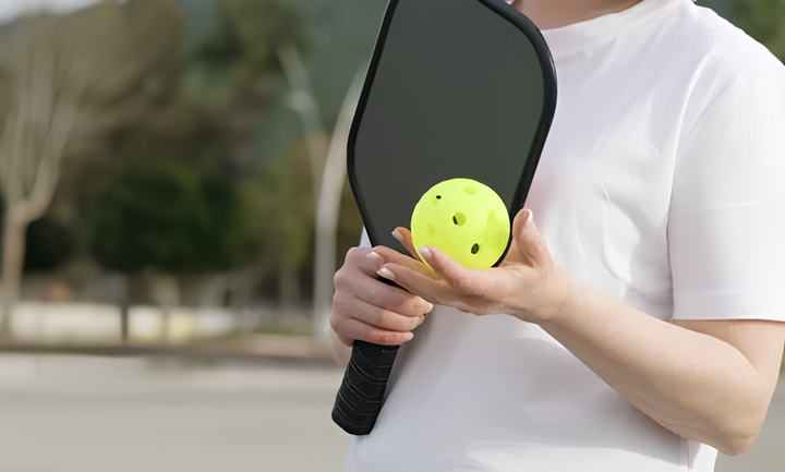Mải mê chơi pickleball, vợ tôi bỏ bê công việc gia đình. (Ảnh: Pond)