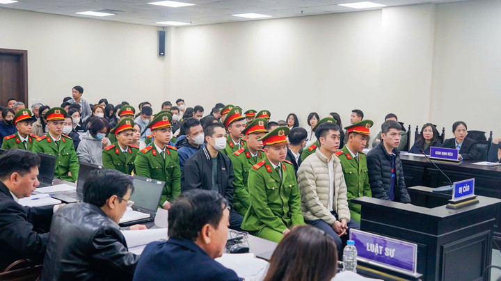 Các bị cáo tại toà.