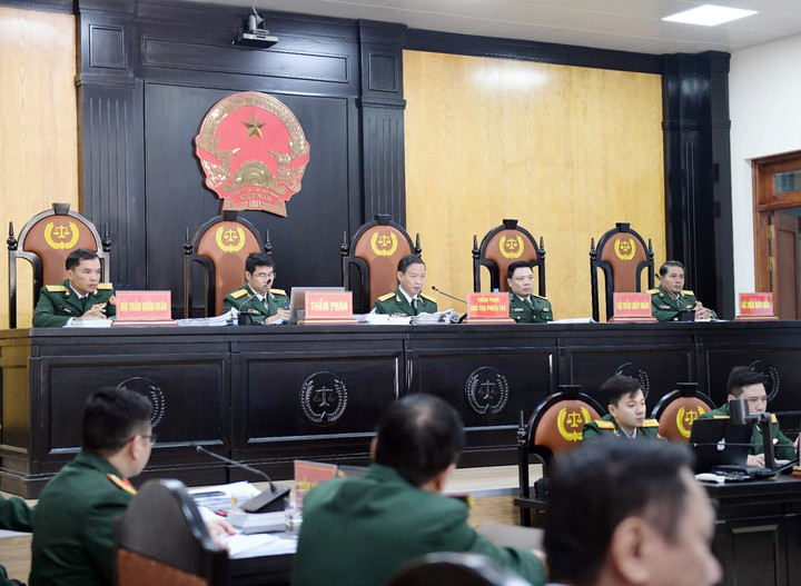 Toàn cảnh phiên tòa.