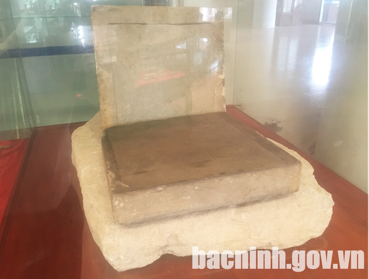 Du khách có thể đến chiêm ngưỡng bia Xá lợi tháp minh tại Bảo tàng tỉnh Bắc Ninh. (Ảnh: Bacninh.gov.vn)